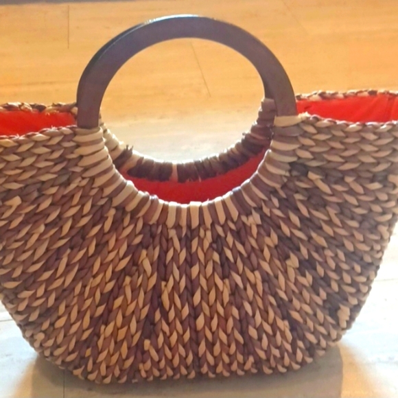 The Limited Handbags - The Limited Unique & Classy Straw Tote/Handbag